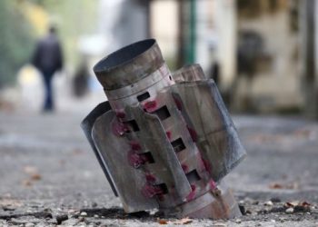 Армия Азербайджана наносит удары по позициям Армении и непризнанного Карабаха