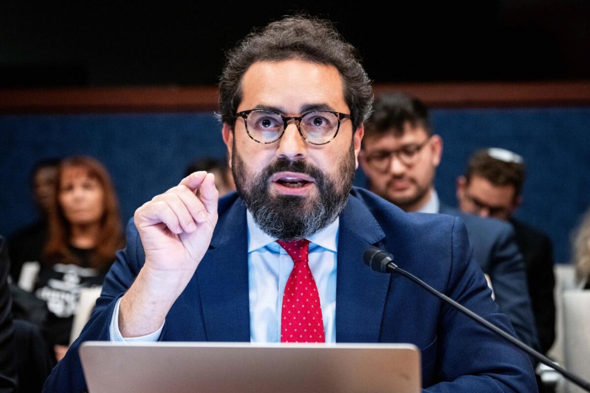 Хиллел Нойер перевернул игру против Турции